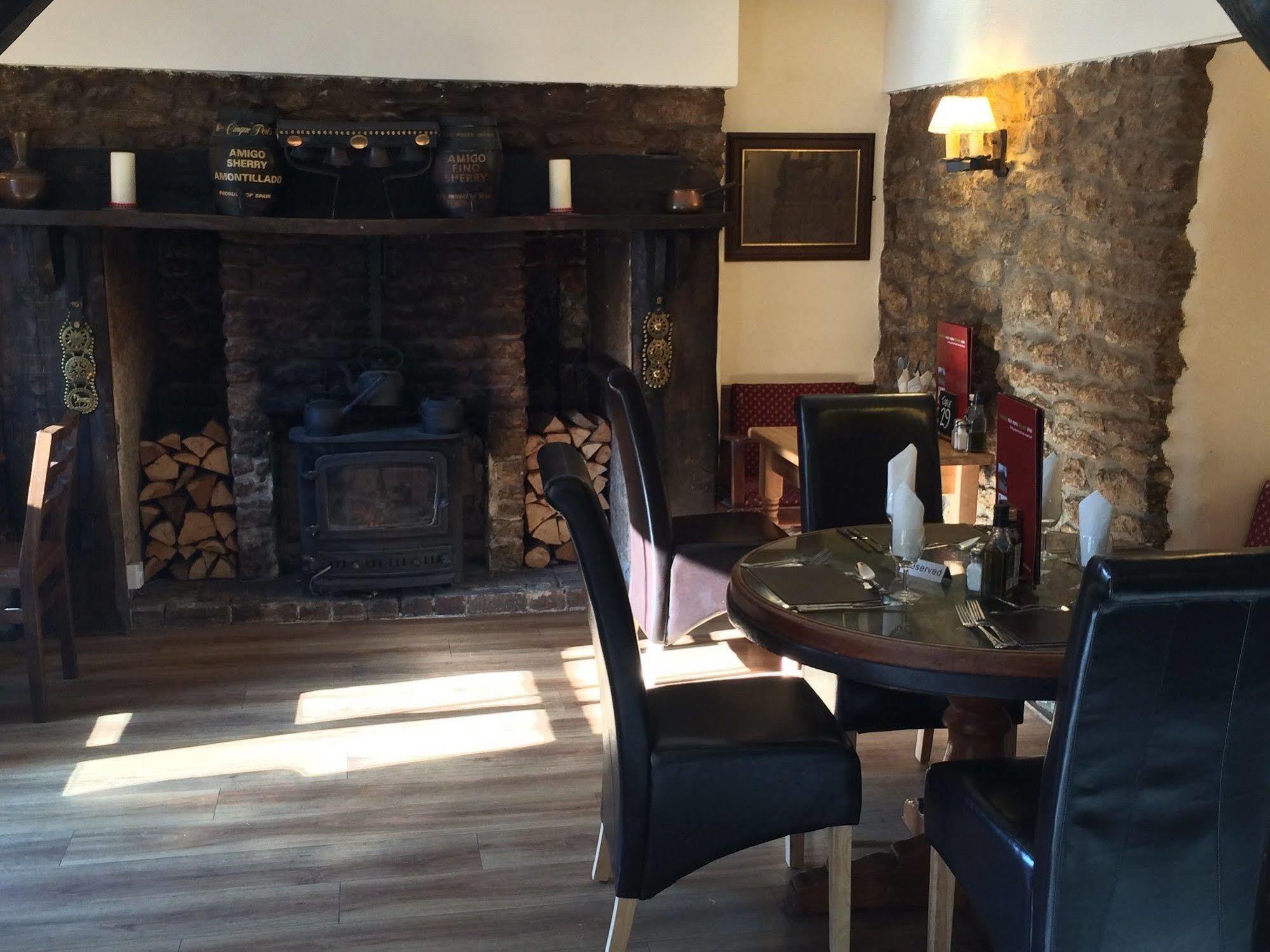 Hunters Lodge Inn Wincanton Exterior foto